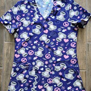 Green Town Performance V-Neck Medical Top Scrubs for Women - Sloth Love XS